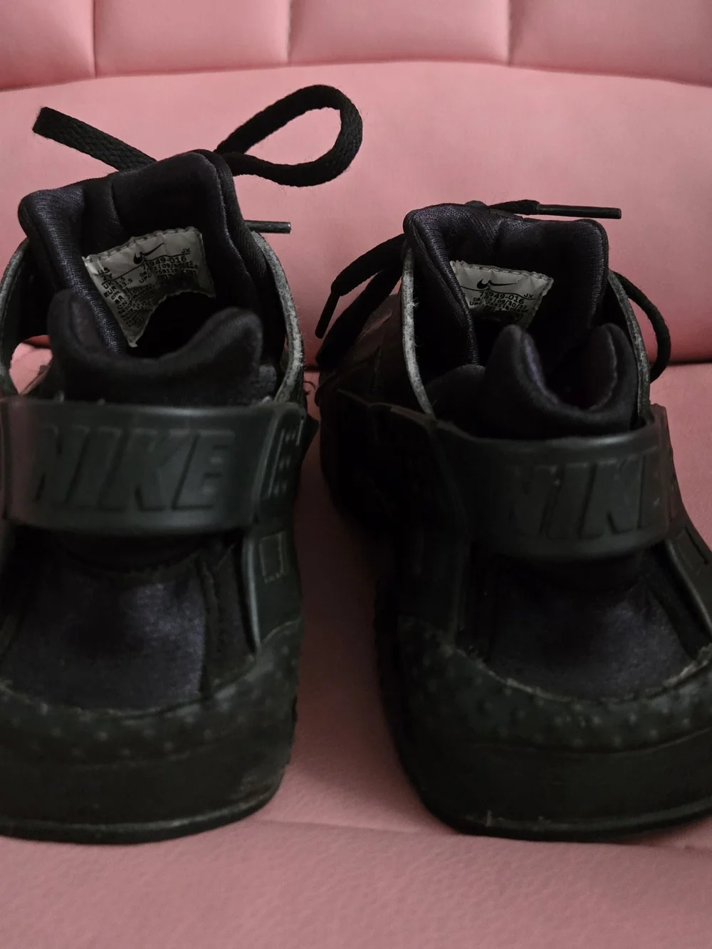 All Black Nike Huarache Run Shoes For Little Girl
